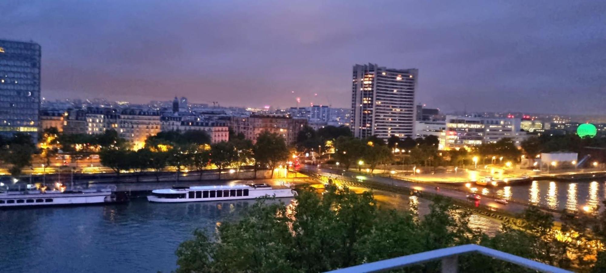 Appartement Vue Tour Eiffel Paris 16 Eme Exterior photo
